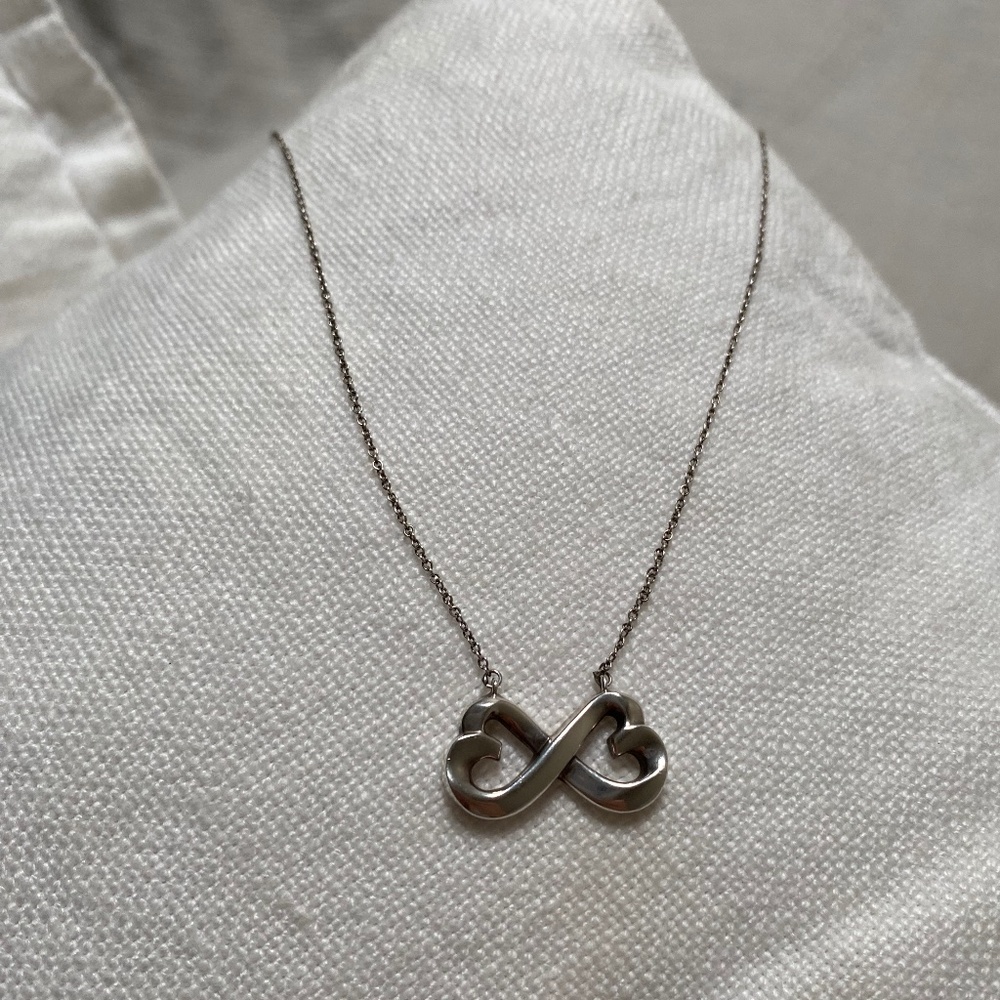 Tiffany&Co. Paloma Picasso Sterling Silver Infinity Double Loving Heart Necklace